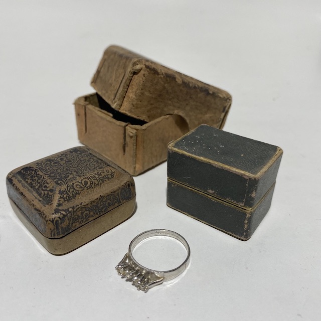 BOX, Jewel or Ring Ex Small Vintage
